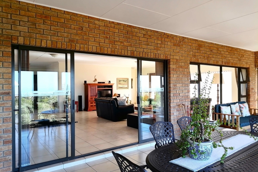 4 Bedroom Property for Sale in Stilbaai Wes Western Cape